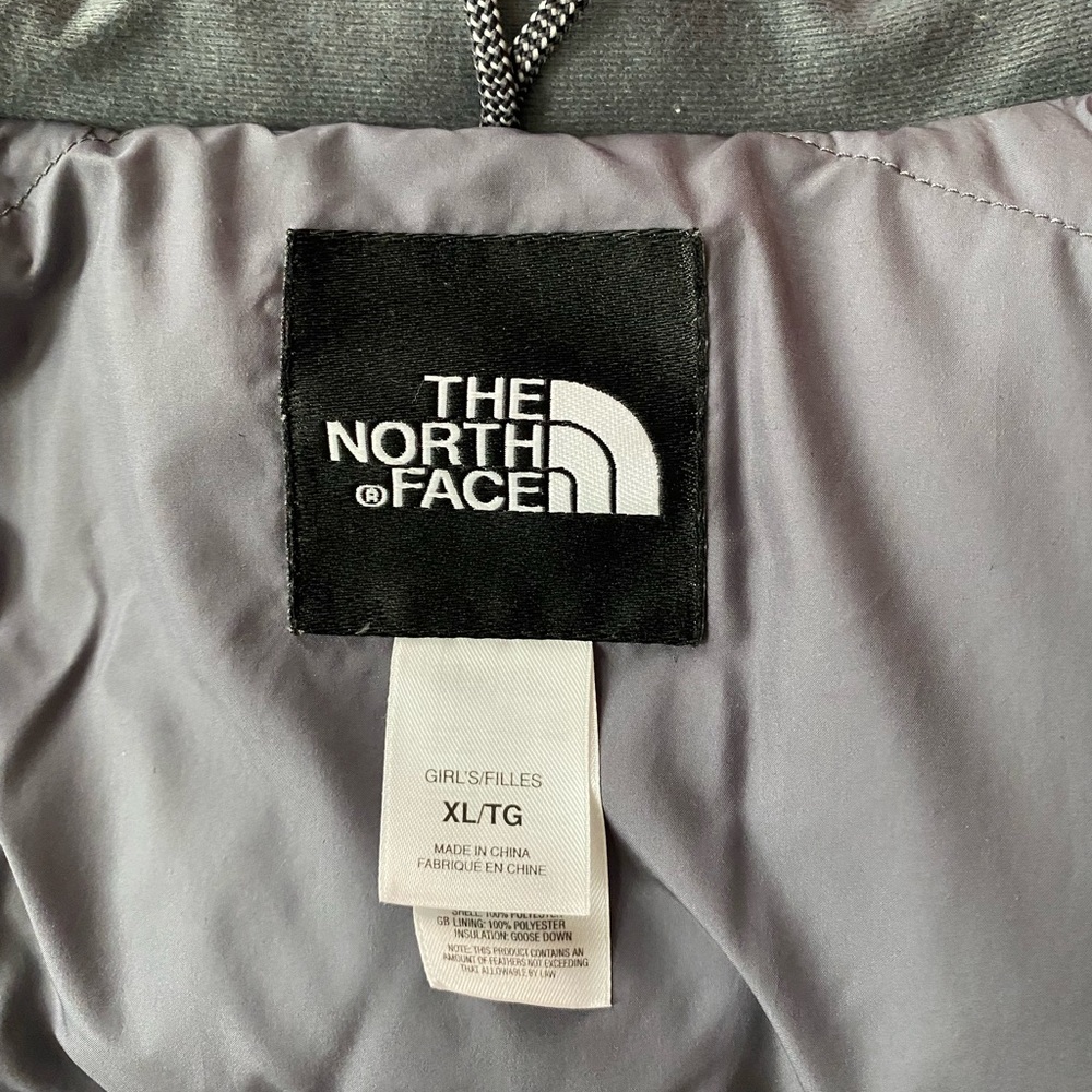 north face puffer vest - Picture 3 of 7